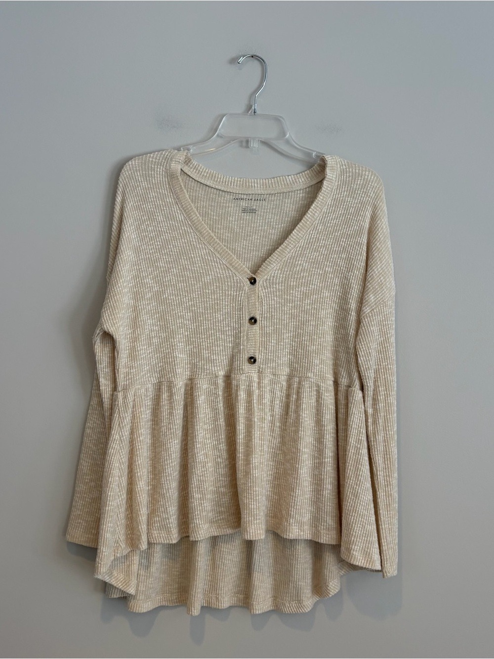 American Eagle Beige Waffle Knit Peplum Top Soft Henley High-Low Cozy Neutral